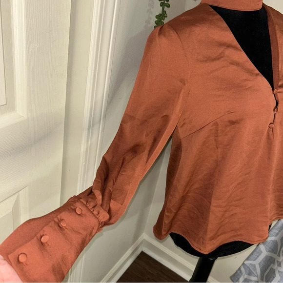 Rustic brown keyhole blouse by Essue - Picture 3 of 6